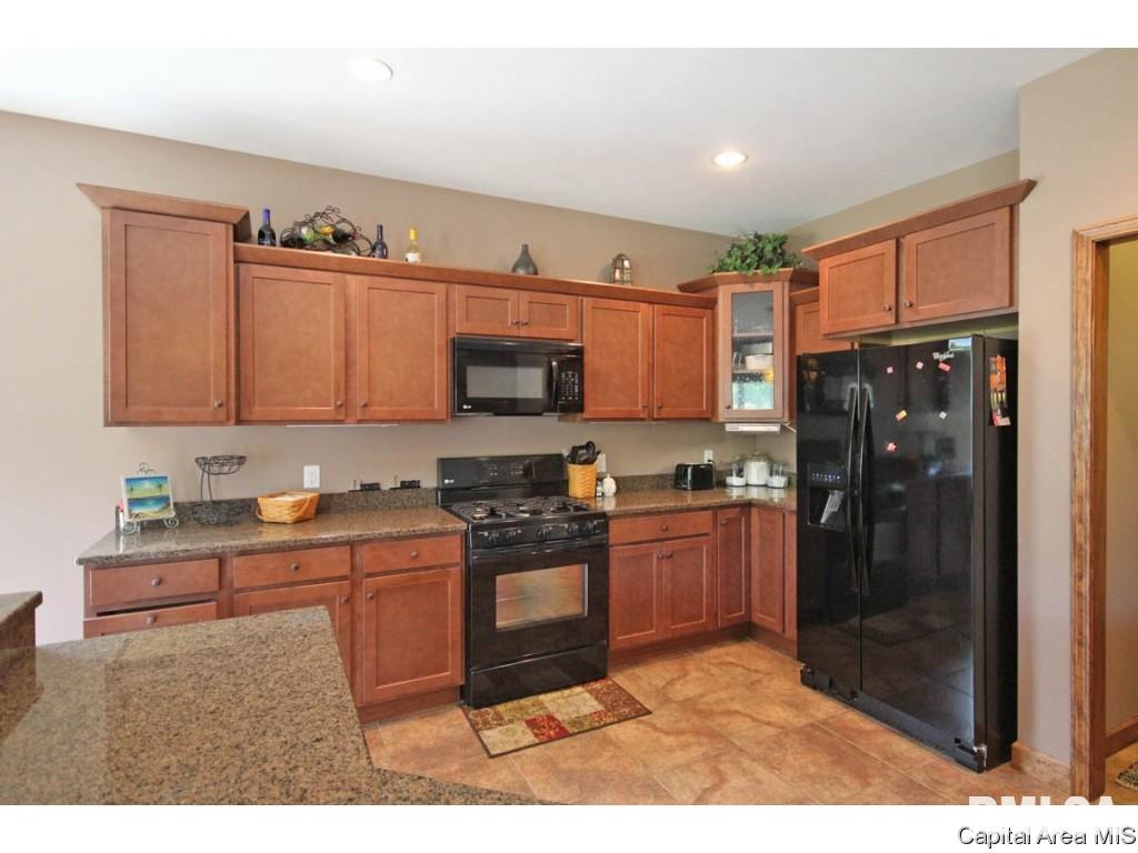 14230 Dixon Road Auburn, IL 62615 - Photo 10 of 36 Gallery Image 10
