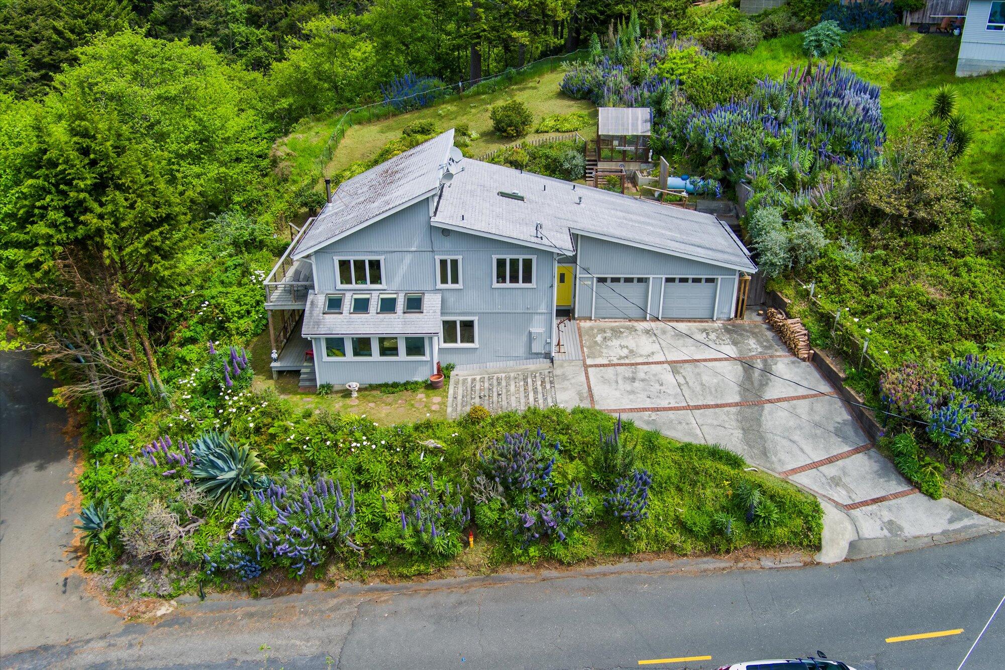 865 Beach Road Whitethorn, CA 95589 - Photo 6 of 60