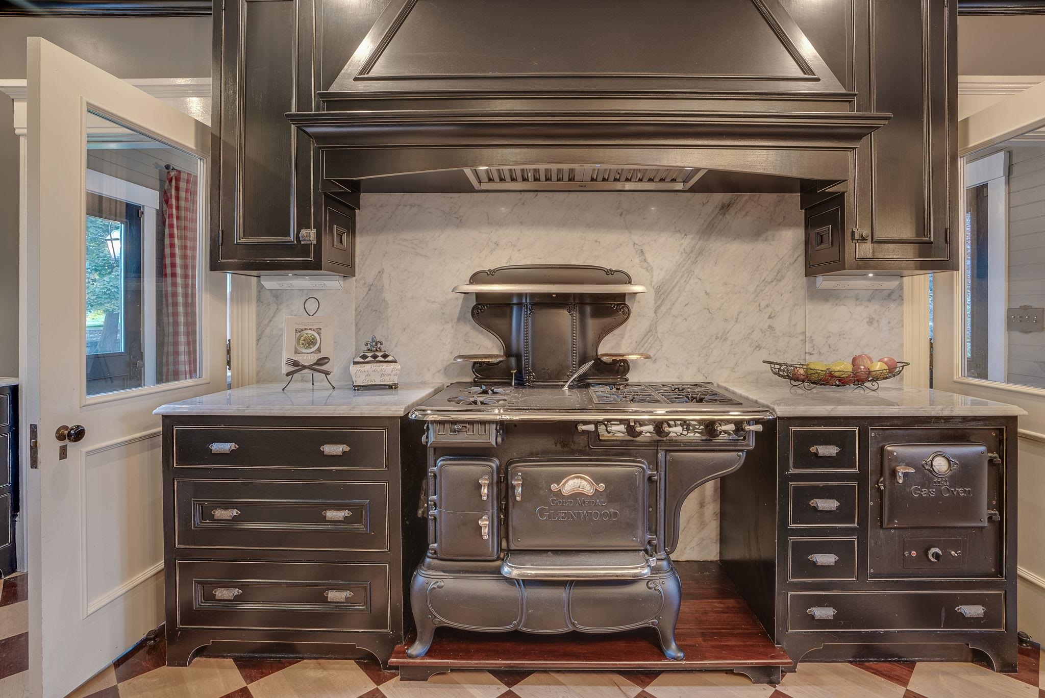 44 Clarke Street Manchester, NH 03104 - Photo 11 of 40