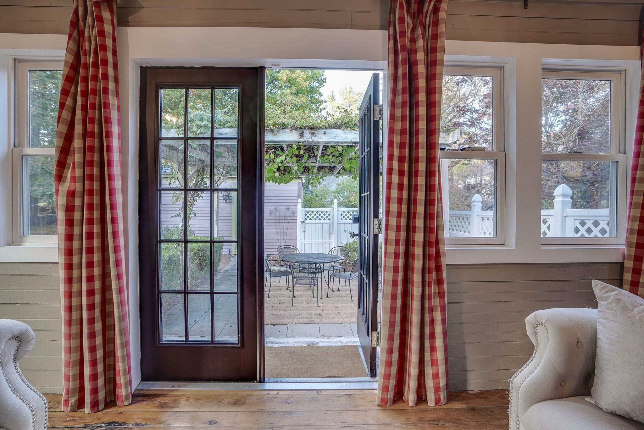 44 Clarke Street Manchester, NH 03104 - Photo 17 of 40