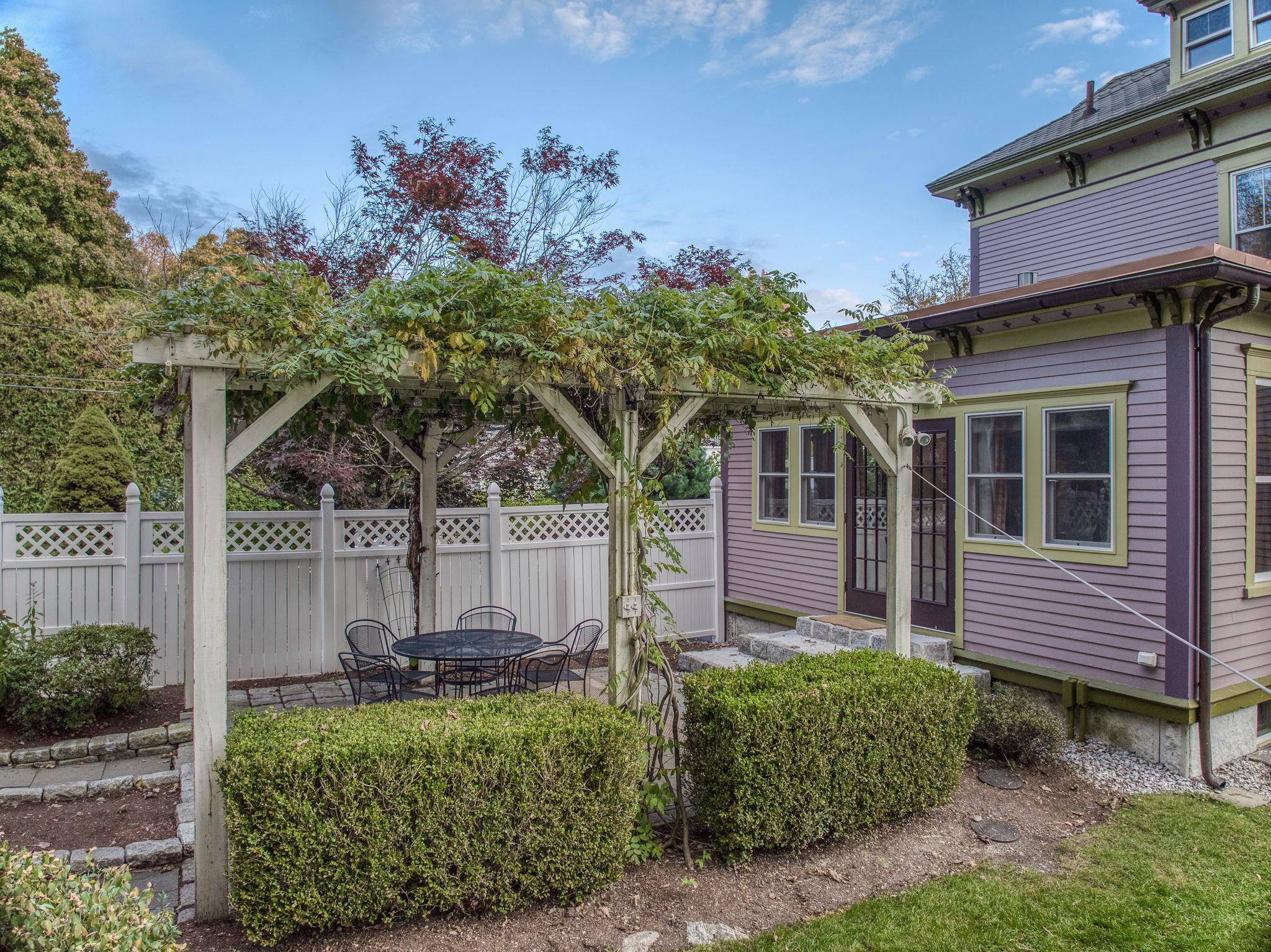 44 Clarke Street Manchester, NH 03104 - Photo 18 of 40