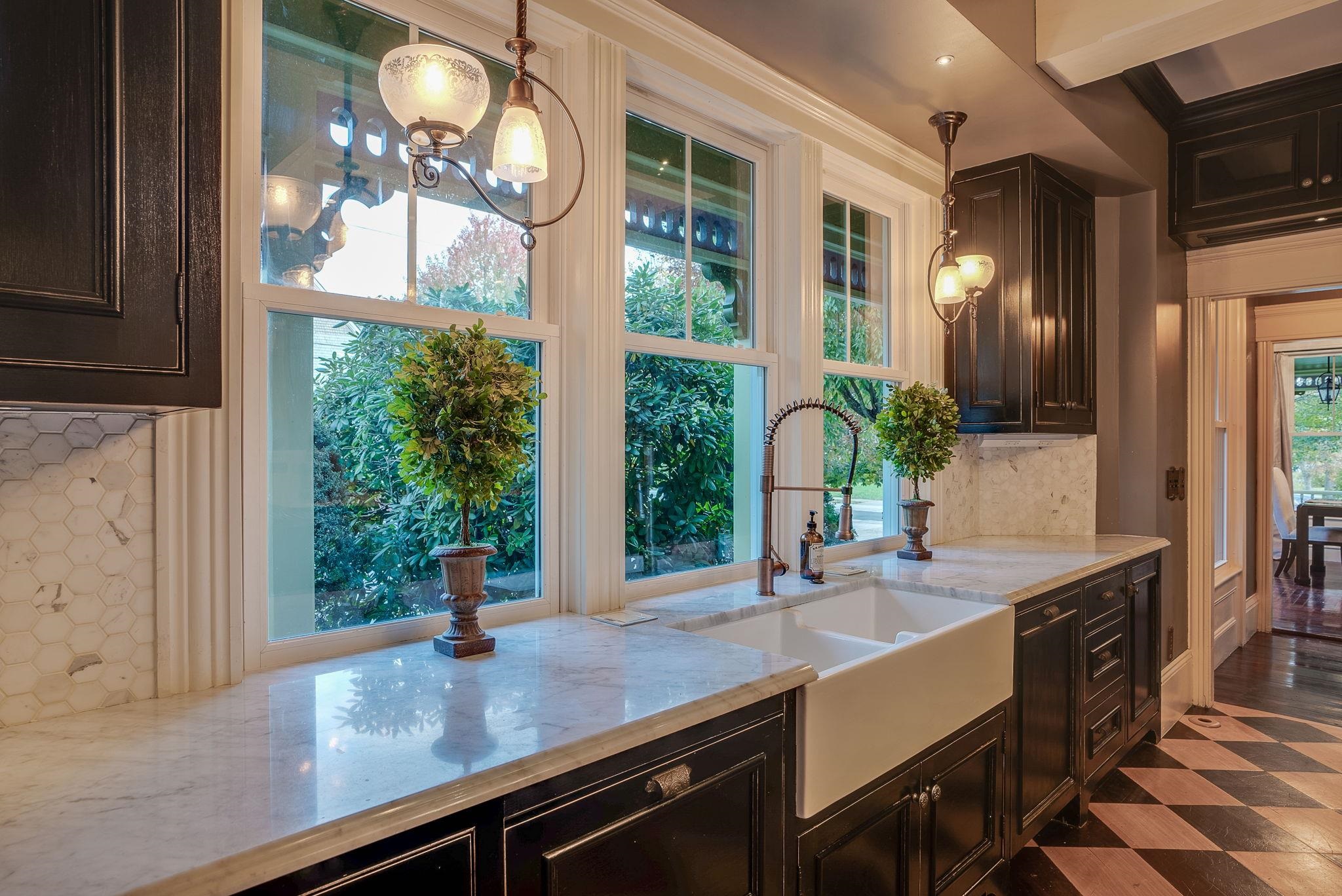 44 Clarke Street Manchester, NH 03104 - Photo 8 of 40