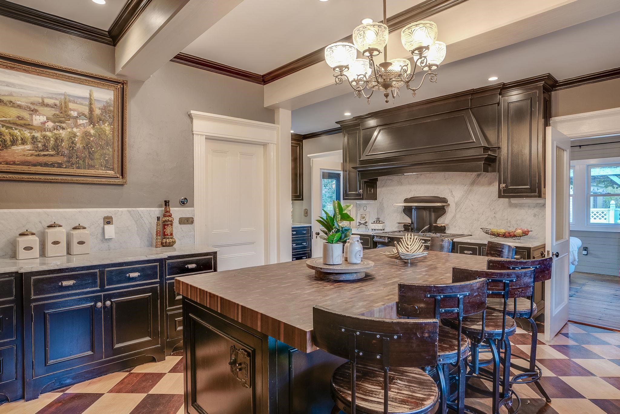 44 Clarke Street Manchester, NH 03104 - Photo 10 of 40