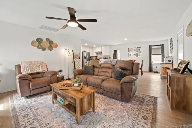 $1,600 | 5875 Coahulia Ridge, Seguin, TX 78155