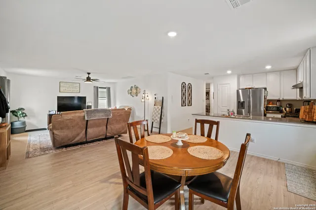 $1,600 | 5875 Coahulia Ridge, Seguin, TX 78155