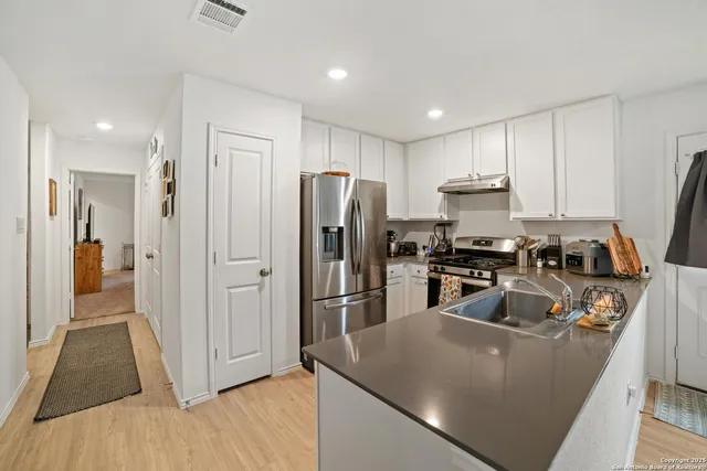 $1,600 | 5875 Coahulia Ridge, Seguin, TX 78155