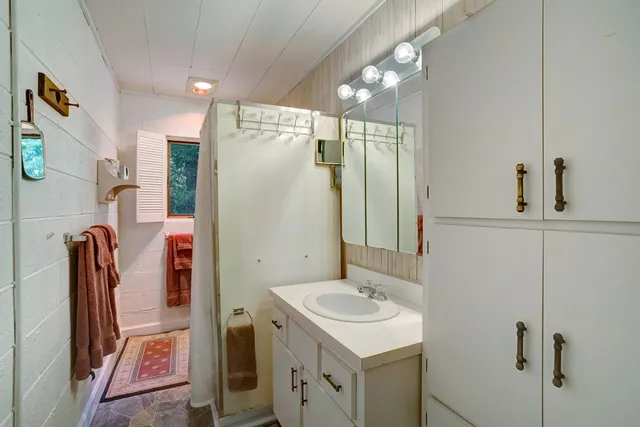 $375,000 | 263 Wells Road, Brasstown, NC 28902