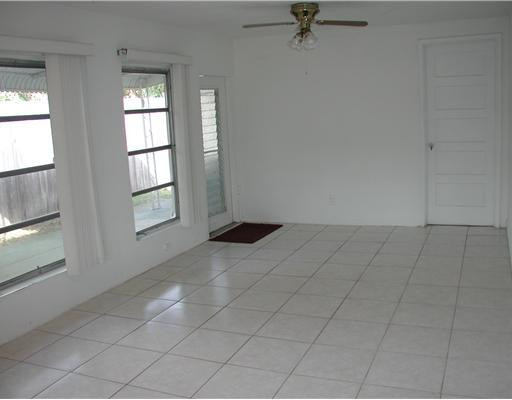 2204 Northwest 3rd Avenue Wilton Manors, FL 33311 - Photo 8 of 8 Exterior Front