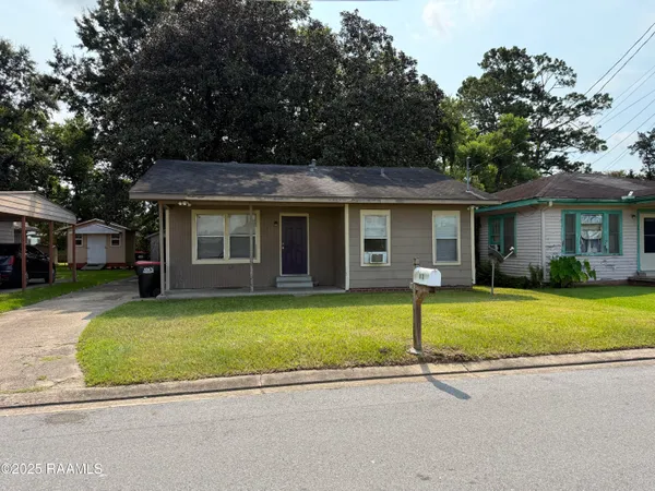 $950 | 810 Irene Street, Lafayette, LA 70501