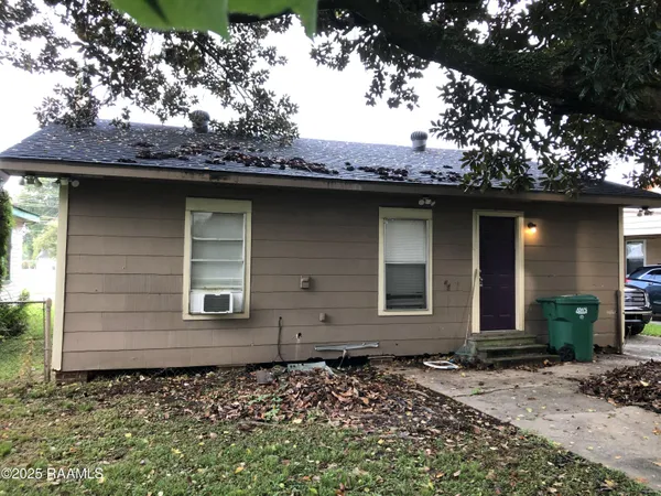 $950 | 810 Irene Street, Lafayette, LA 70501