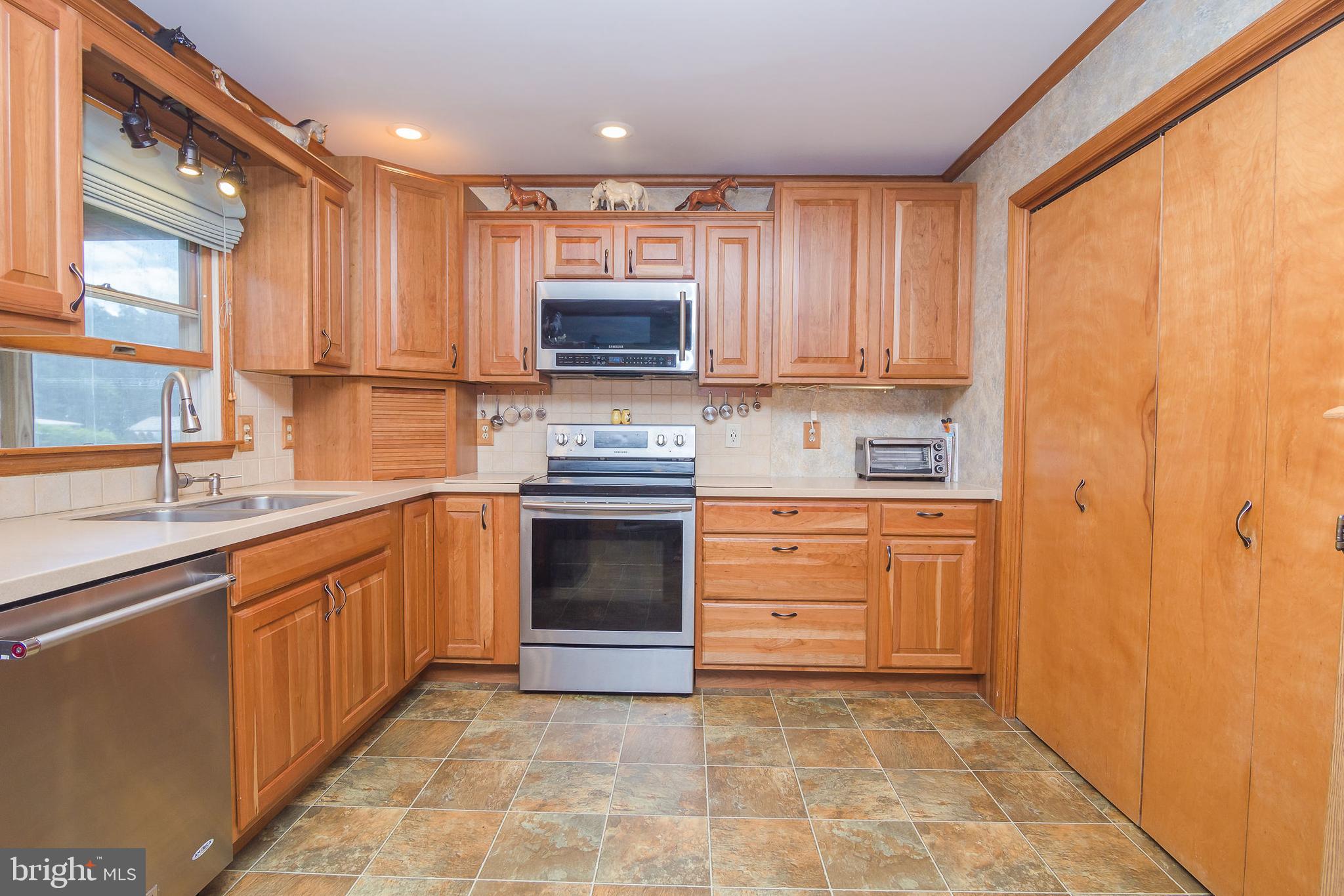 6830 McCabes Corner Road Snow Hill, MD 21863 - Photo 22 of 49 Kitchen