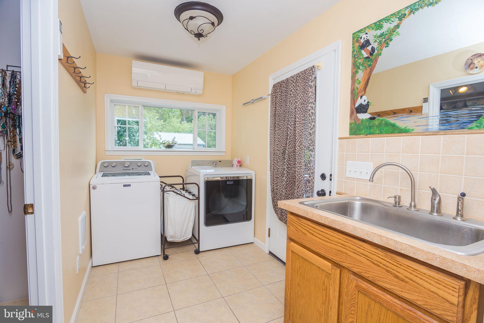 6830 McCabes Corner Road Snow Hill, MD 21863 - Photo 31 of 49 Laundry room