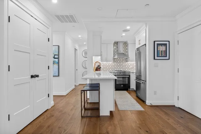 $1,575,000 | 75 Clarendon Street, Unit 505, Boston, MA 02116