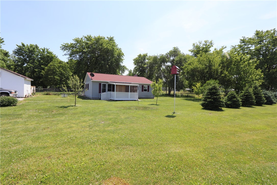 2426 Highway 32 Lovington, IL 61937 - Photo 22 of 23