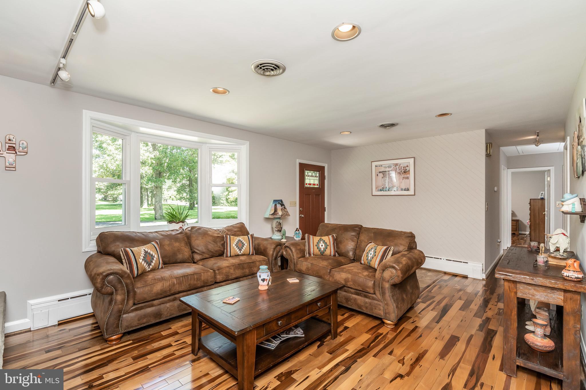 8227 Quarterfield Road Severn, MD 21144 - Photo 11 of 66 Living Room