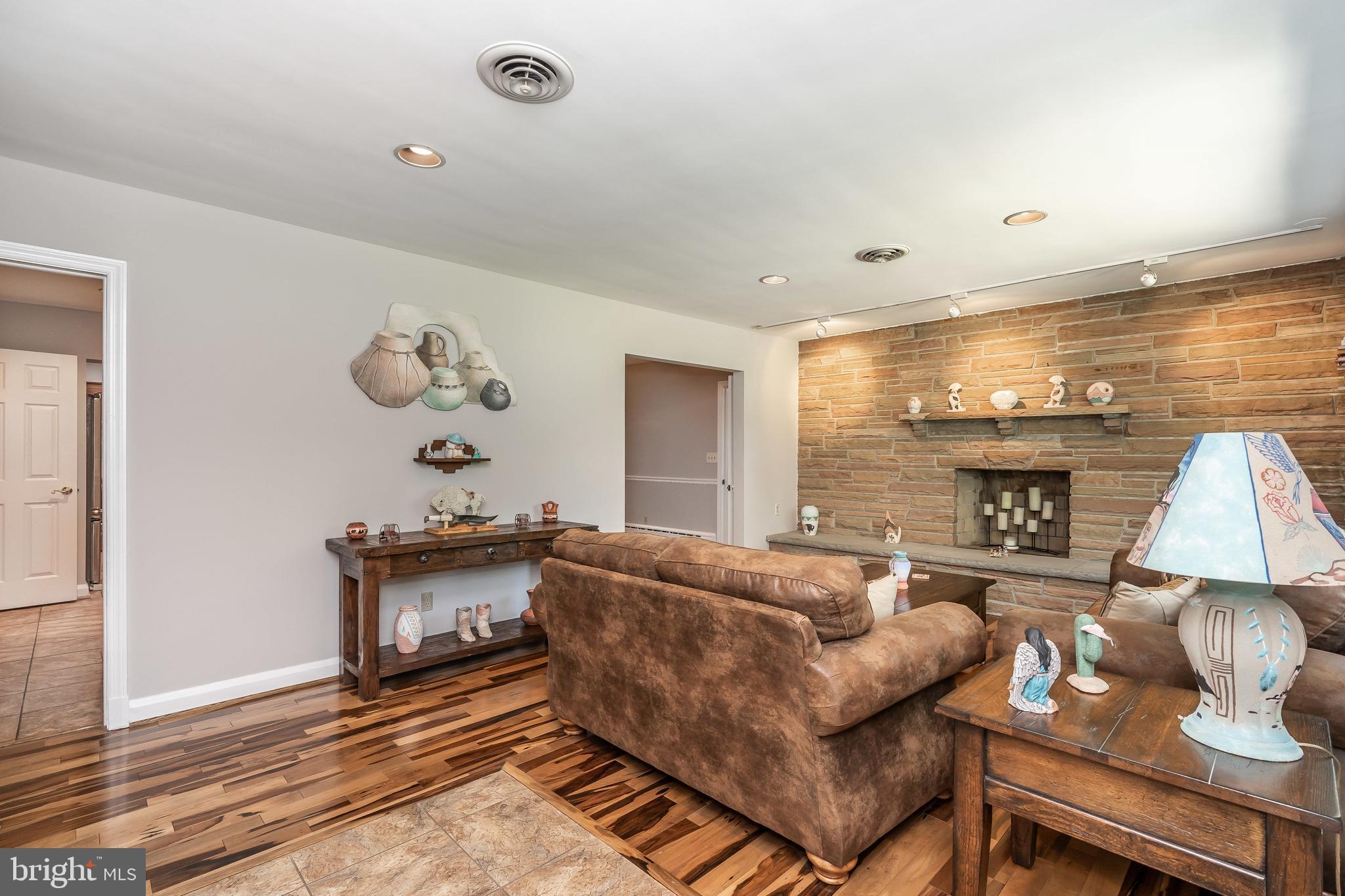 8227 Quarterfield Road Severn, MD 21144 - Photo 13 of 66 Living Room