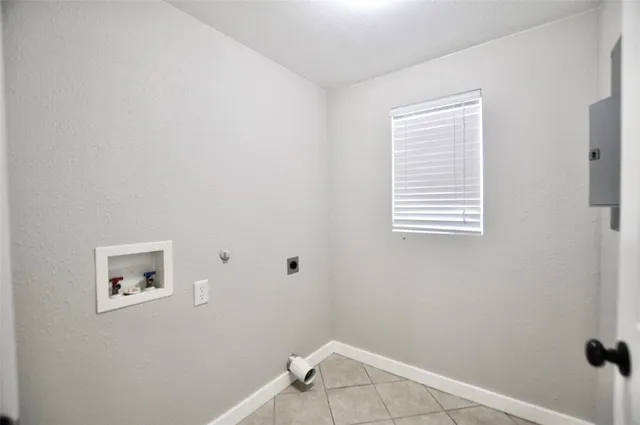 $1,350 | 814 West Ball Street, Weatherford, TX 76086