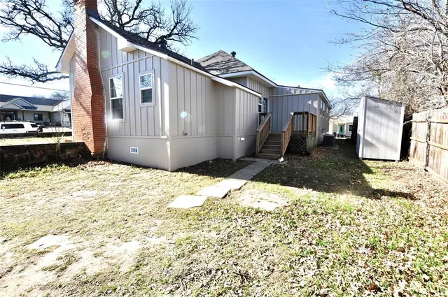 $1,350 | 814 West Ball Street, Weatherford, TX 76086