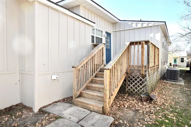 $1,350 | 814 West Ball Street, Weatherford, TX 76086