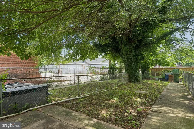 $136,000 | 210 South Loudon Avenue, Baltimore, MD 21229