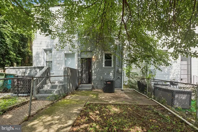 $136,000 | 210 South Loudon Avenue, Baltimore, MD 21229