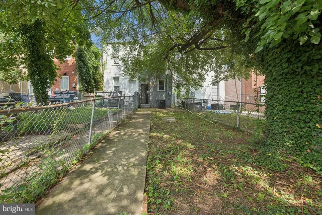 $136,000 | 210 South Loudon Avenue, Baltimore, MD 21229
