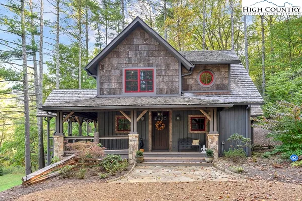 $995,000 | 225 Hope Town Drive, Vilas, NC 28692