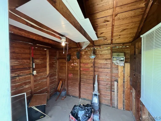 a view of walk in closet