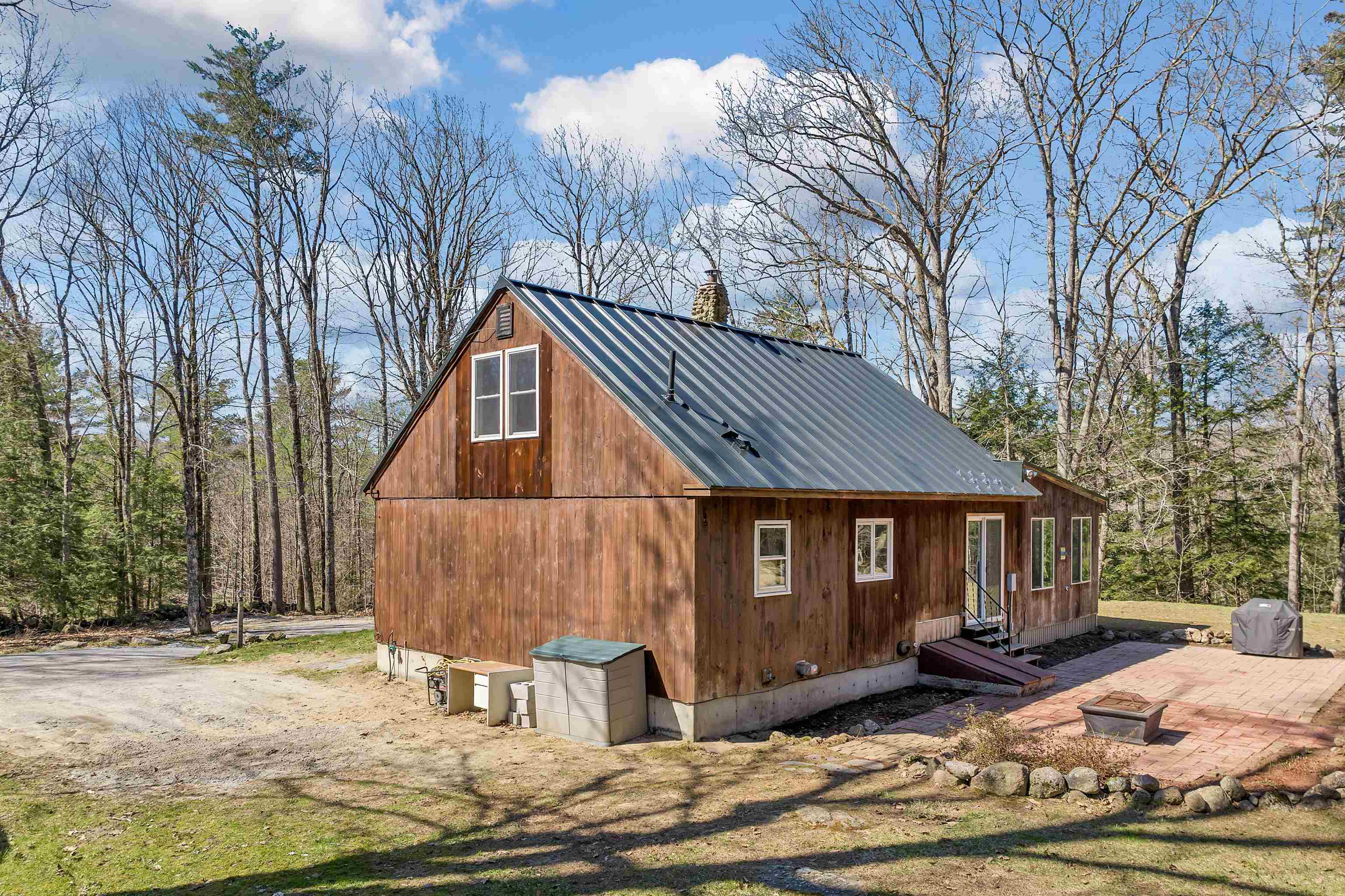 595 Beard Road Hillsborough, NH 03244 - Photo 21 of 34