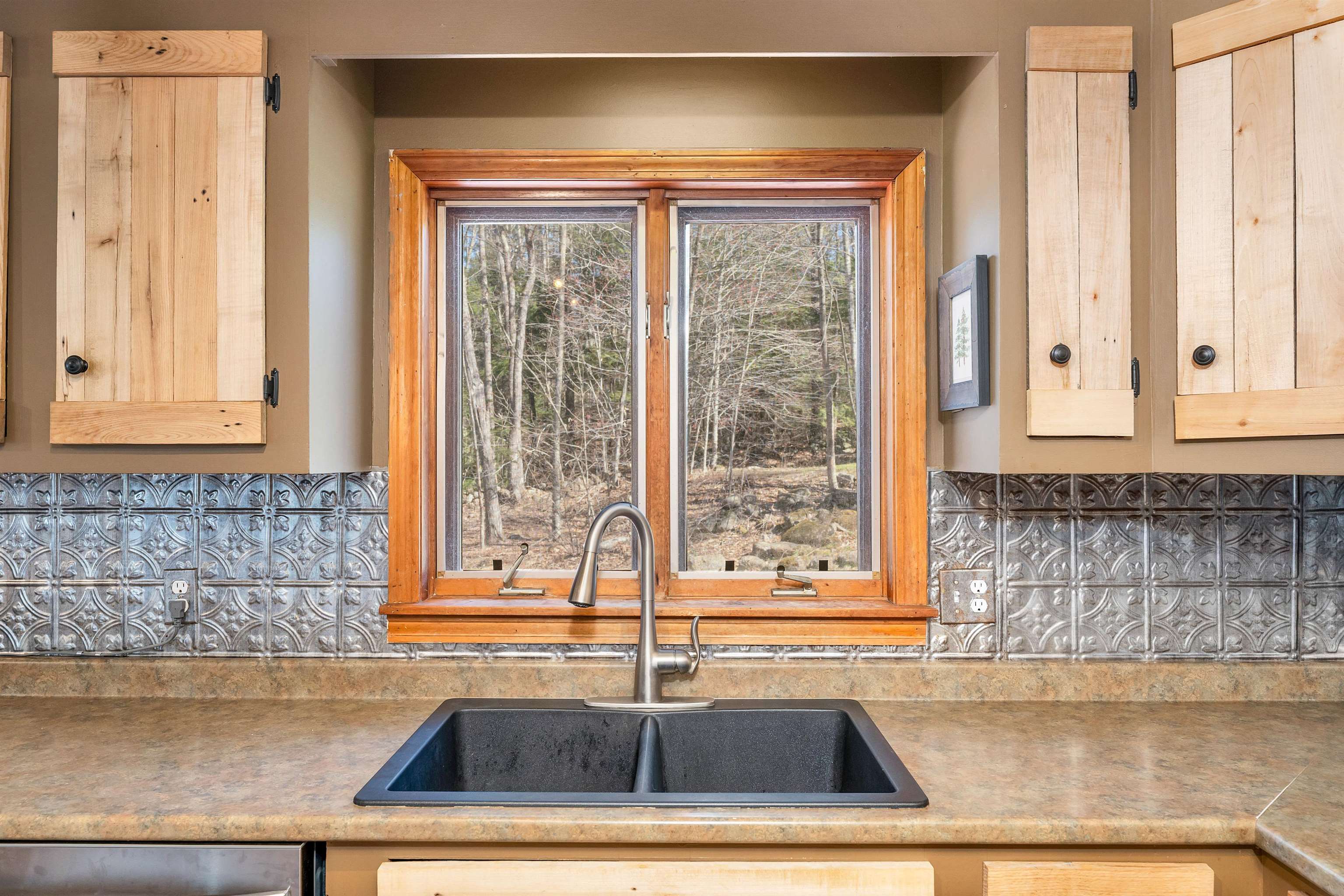 595 Beard Road Hillsborough, NH 03244 - Photo 6 of 34