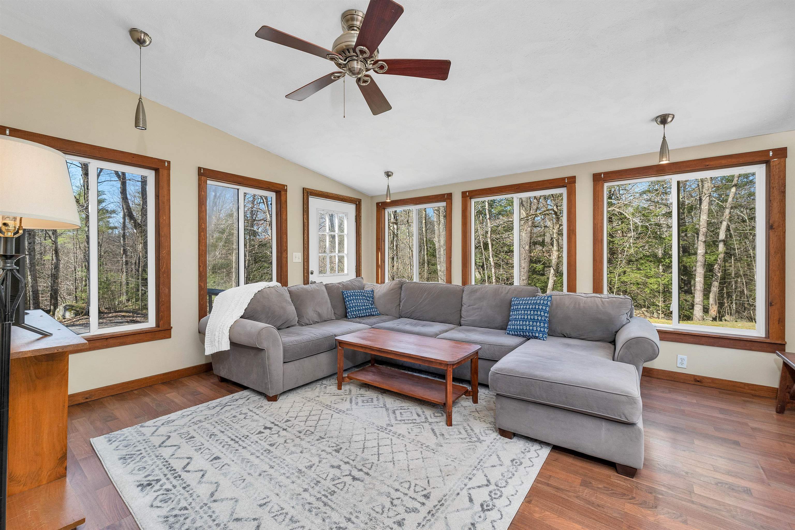 595 Beard Road Hillsborough, NH 03244 - Photo 7 of 34