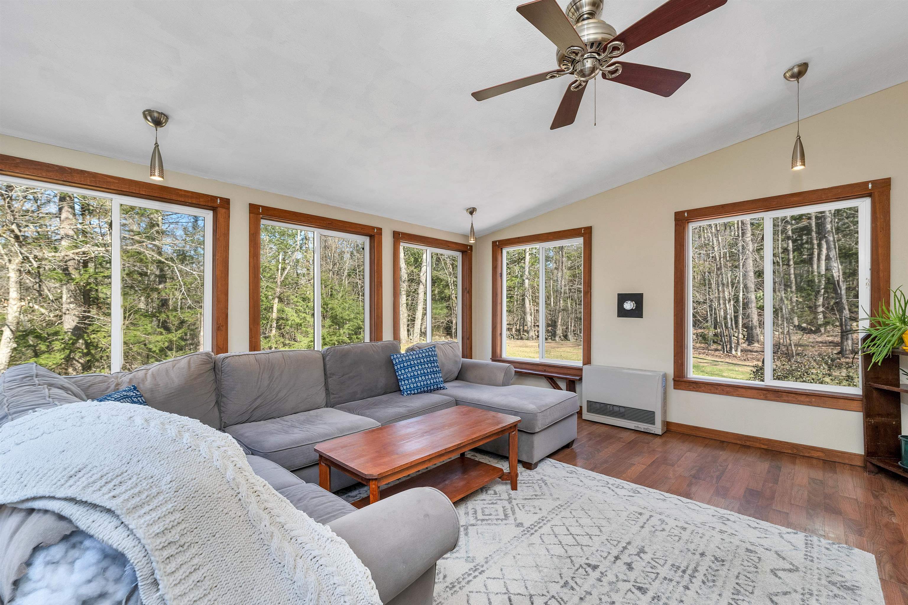 595 Beard Road Hillsborough, NH 03244 - Photo 8 of 34