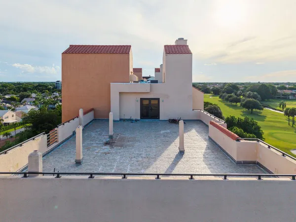 a view of a terrace with sky view