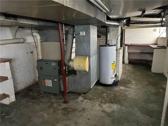 a view of walk in closet