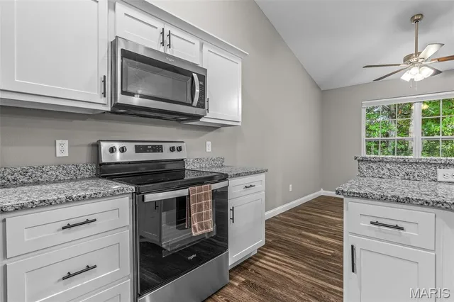 $299,900 | 1750 Lakeshore Drive, Farmington, MO 63640