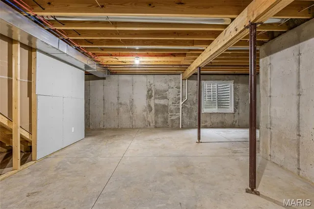 $299,900 | 1750 Lakeshore Drive, Farmington, MO 63640