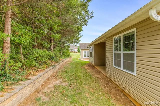 $299,900 | 1750 Lakeshore Drive, Farmington, MO 63640