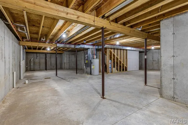 $299,900 | 1750 Lakeshore Drive, Farmington, MO 63640