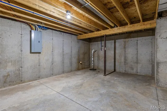 $299,900 | 1750 Lakeshore Drive, Farmington, MO 63640