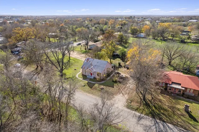 $159,000 | 523 Old Highway 20, McDade, TX 78650