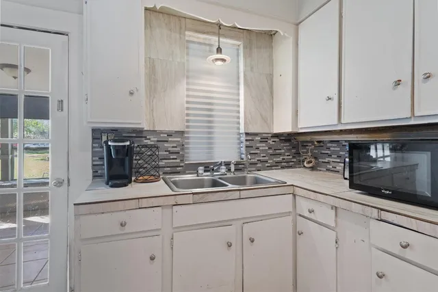 $159,000 | 523 Old Highway 20, McDade, TX 78650