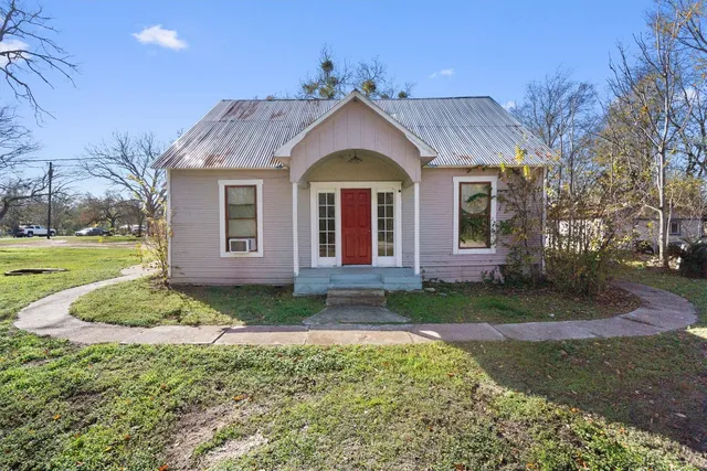 $159,000 | 523 Old Highway 20, McDade, TX 78650