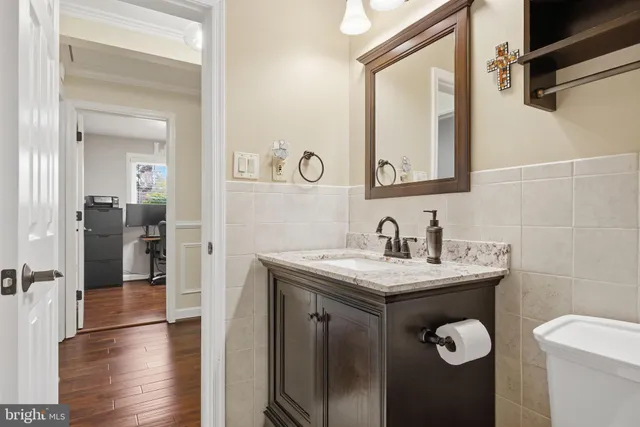 $3,400 | 7137 Murray Lane, Annandale, VA 22003