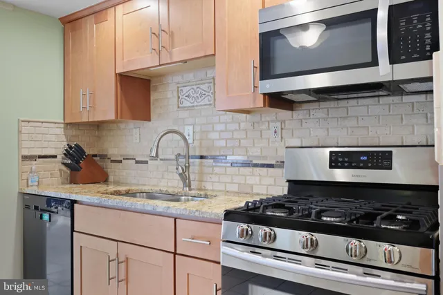 $3,400 | 7137 Murray Lane, Annandale, VA 22003