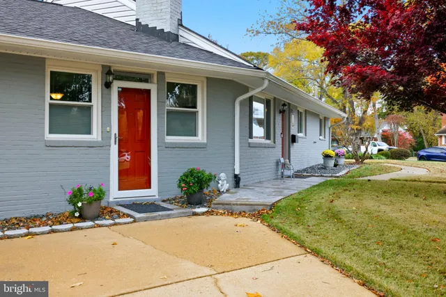 $3,400 | 7137 Murray Lane, Annandale, VA 22003