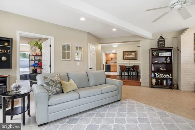 $3,400 | 7137 Murray Lane, Annandale, VA 22003