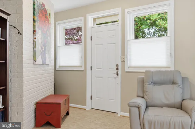 $3,400 | 7137 Murray Lane, Annandale, VA 22003