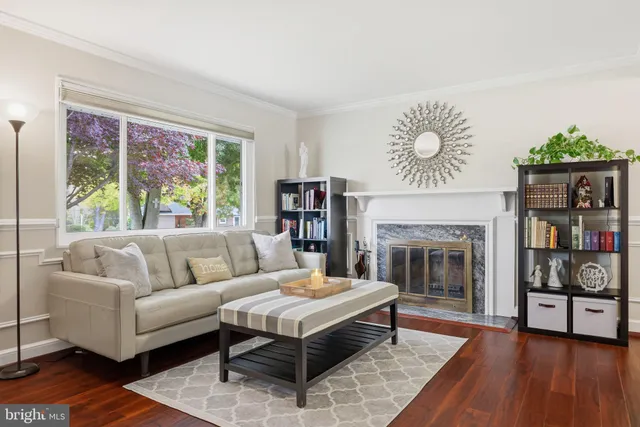 $3,400 | 7137 Murray Lane, Annandale, VA 22003