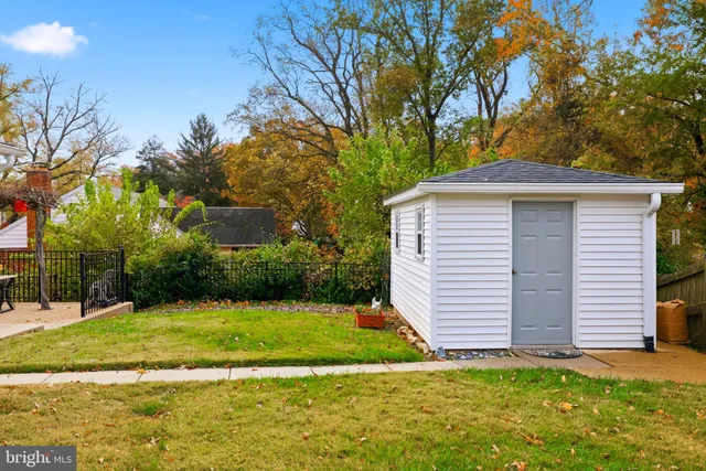 $3,400 | 7137 Murray Lane, Annandale, VA 22003