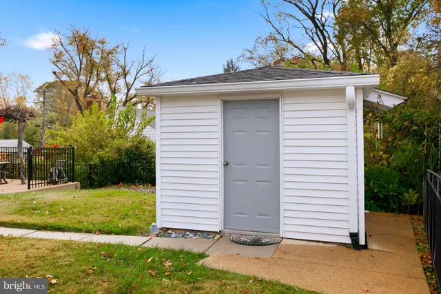 $3,400 | 7137 Murray Lane, Annandale, VA 22003